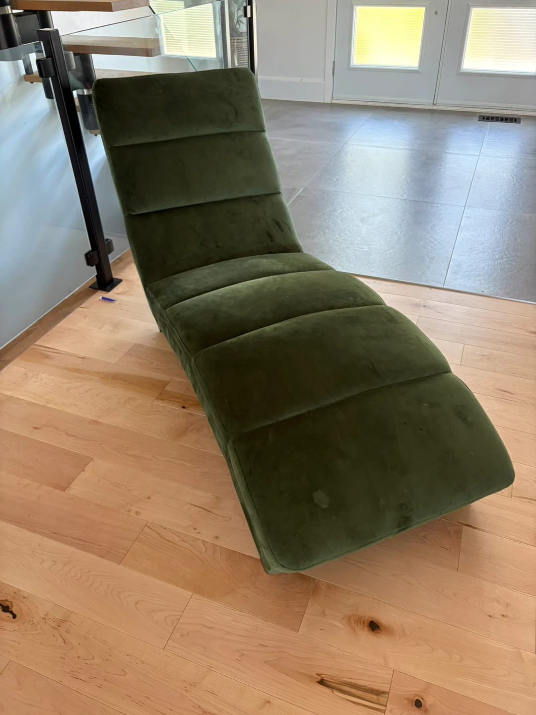 Green Velvet Chaise Lounge - photo 3