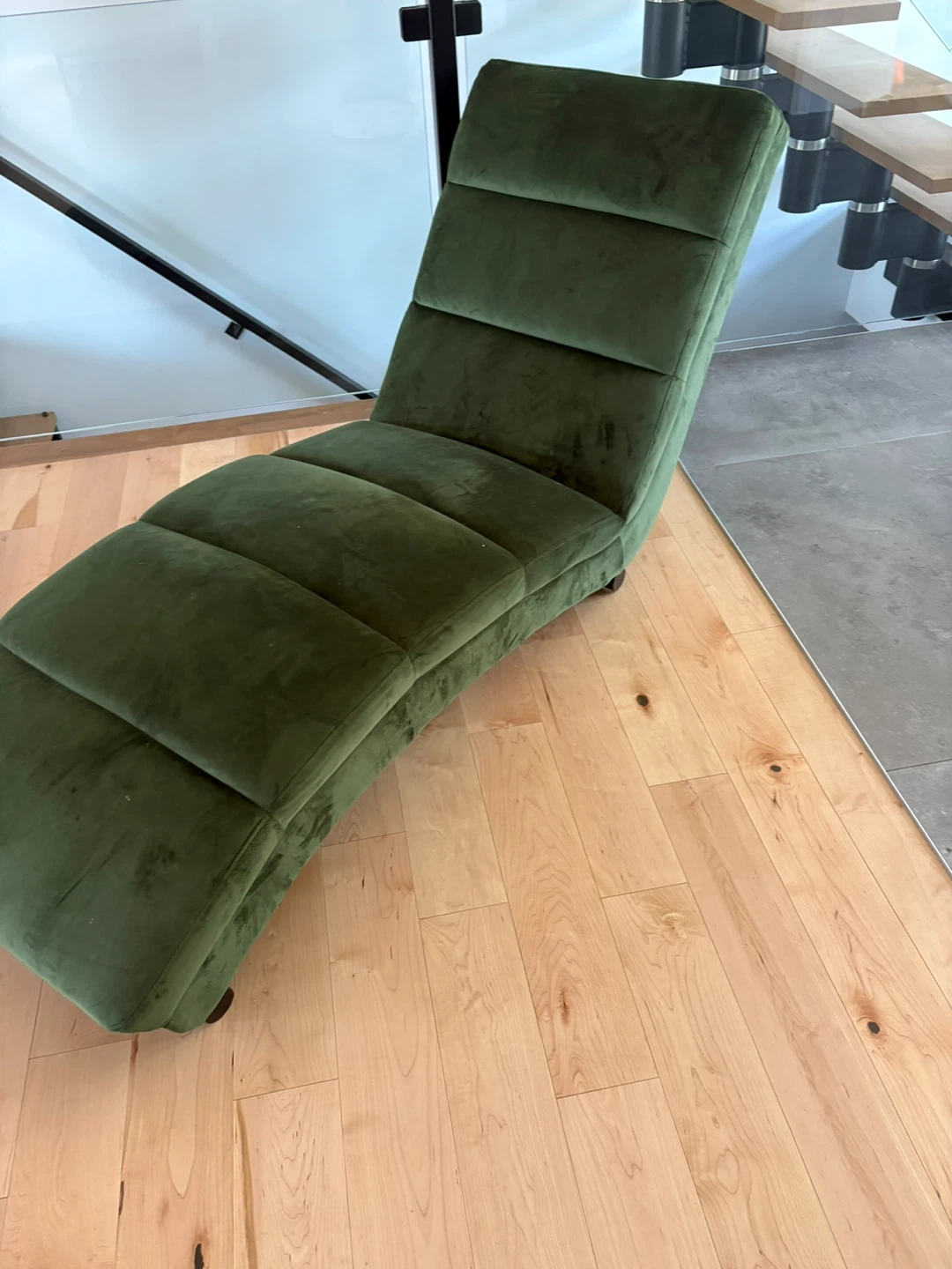Green Velvet Chaise Lounge - photo 2