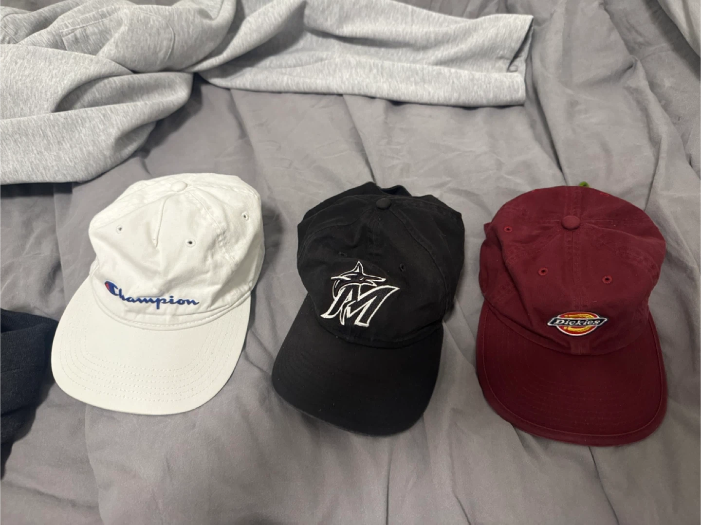 Caps