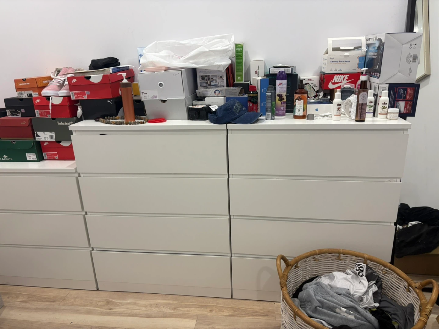 2 Chest of drawers