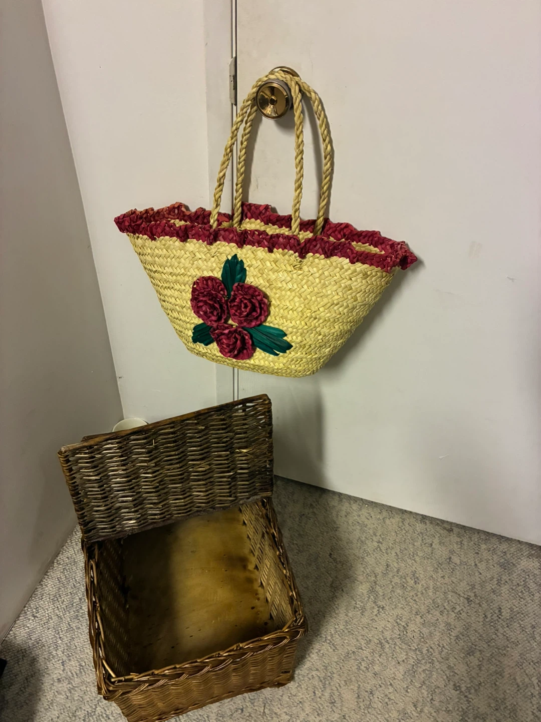 Wicker Picnic Basket and Straw Tote Bag - photo 2