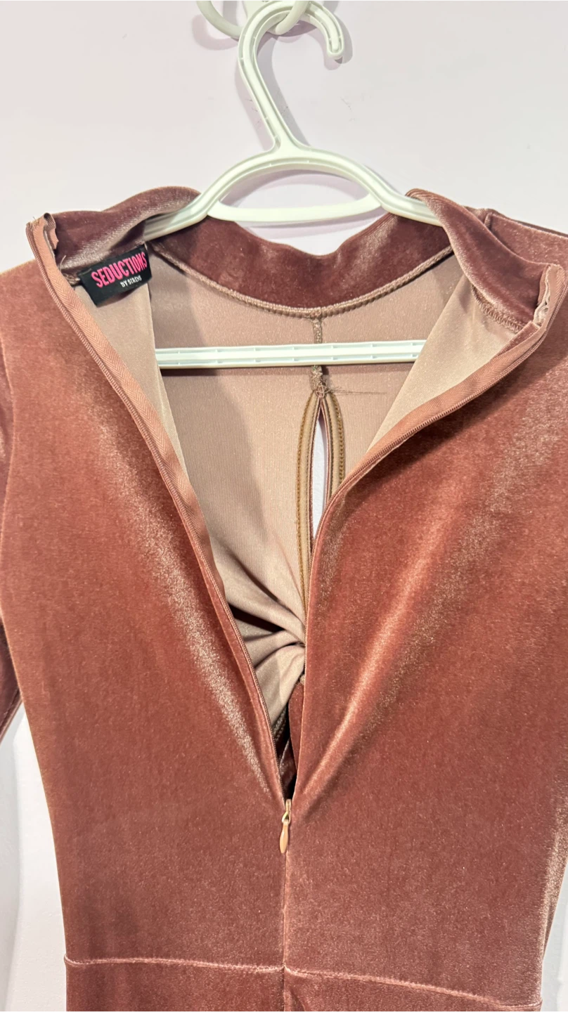 Velvet Twist Cut-Out Dress - photo 4