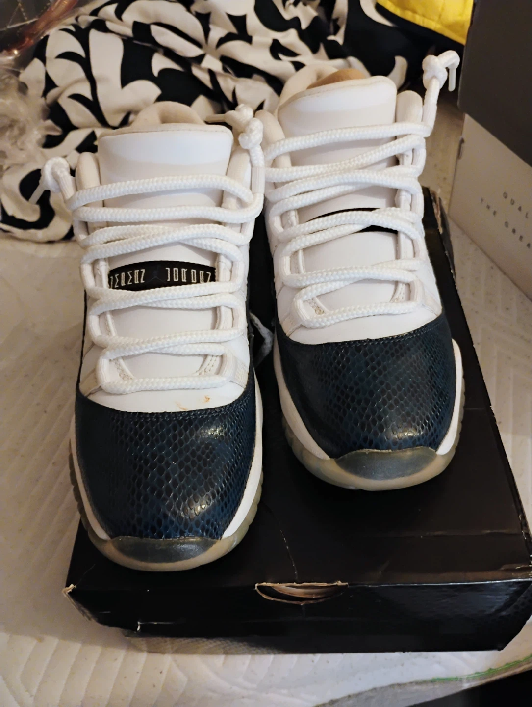 Air Jordan 11 Retro Low "Snakeskin" "White/Navy" Size 7Y - photo 4