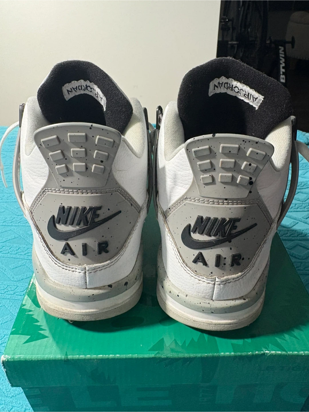 Nike Air Jordan 4 Retro White Cement Men's Shoes US 11 - photo 2