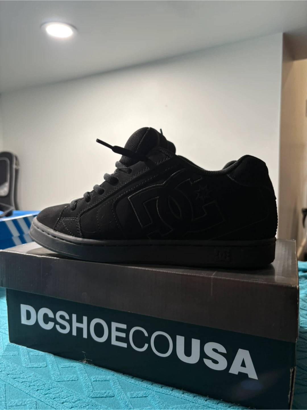 DC Shoes Co USA Black Suede Skate Shoes