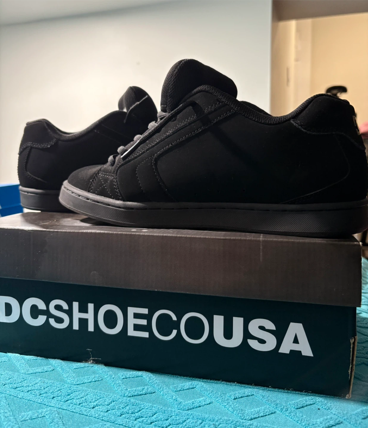 DC Shoes Co USA Black Suede Skate Shoes - photo 3