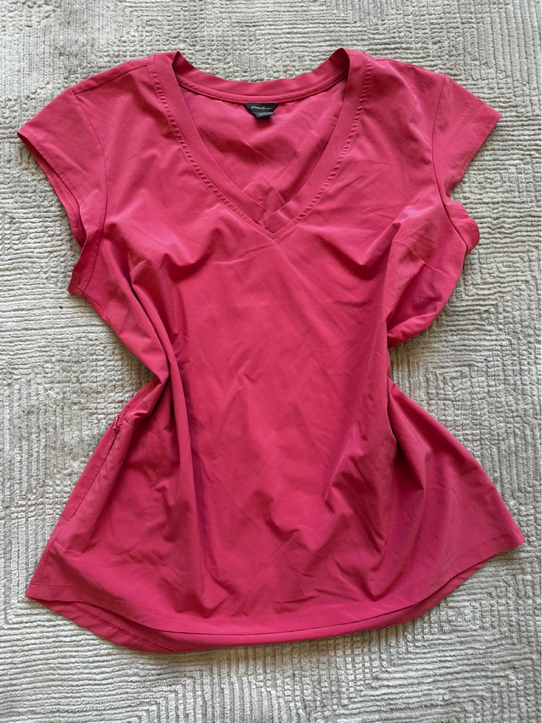 Eddie Bauer Women's V-Neck T-Shirt - Medium