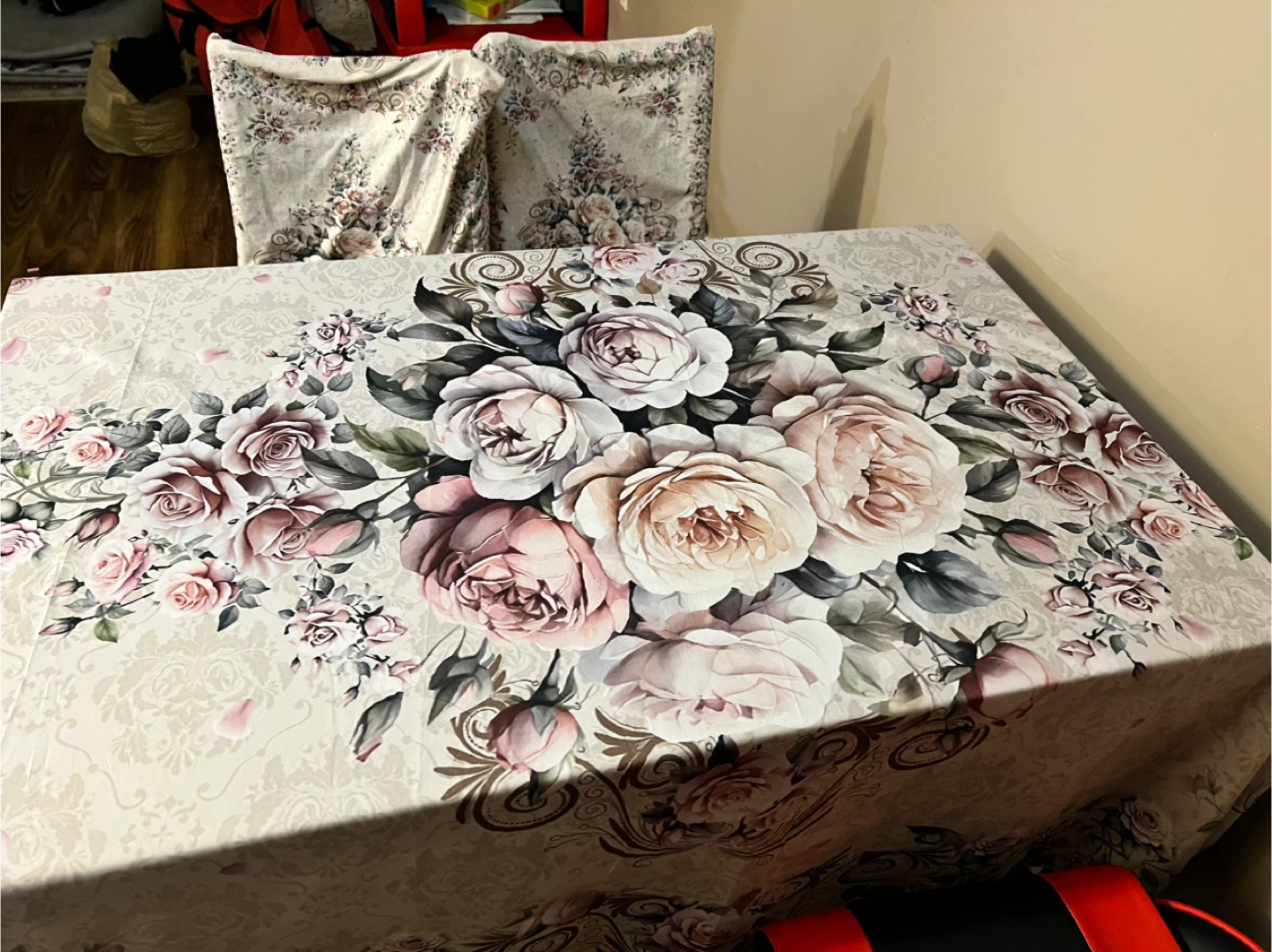 Tablecloth and Chair Covers Set Floral Rose Pattern - photo 3