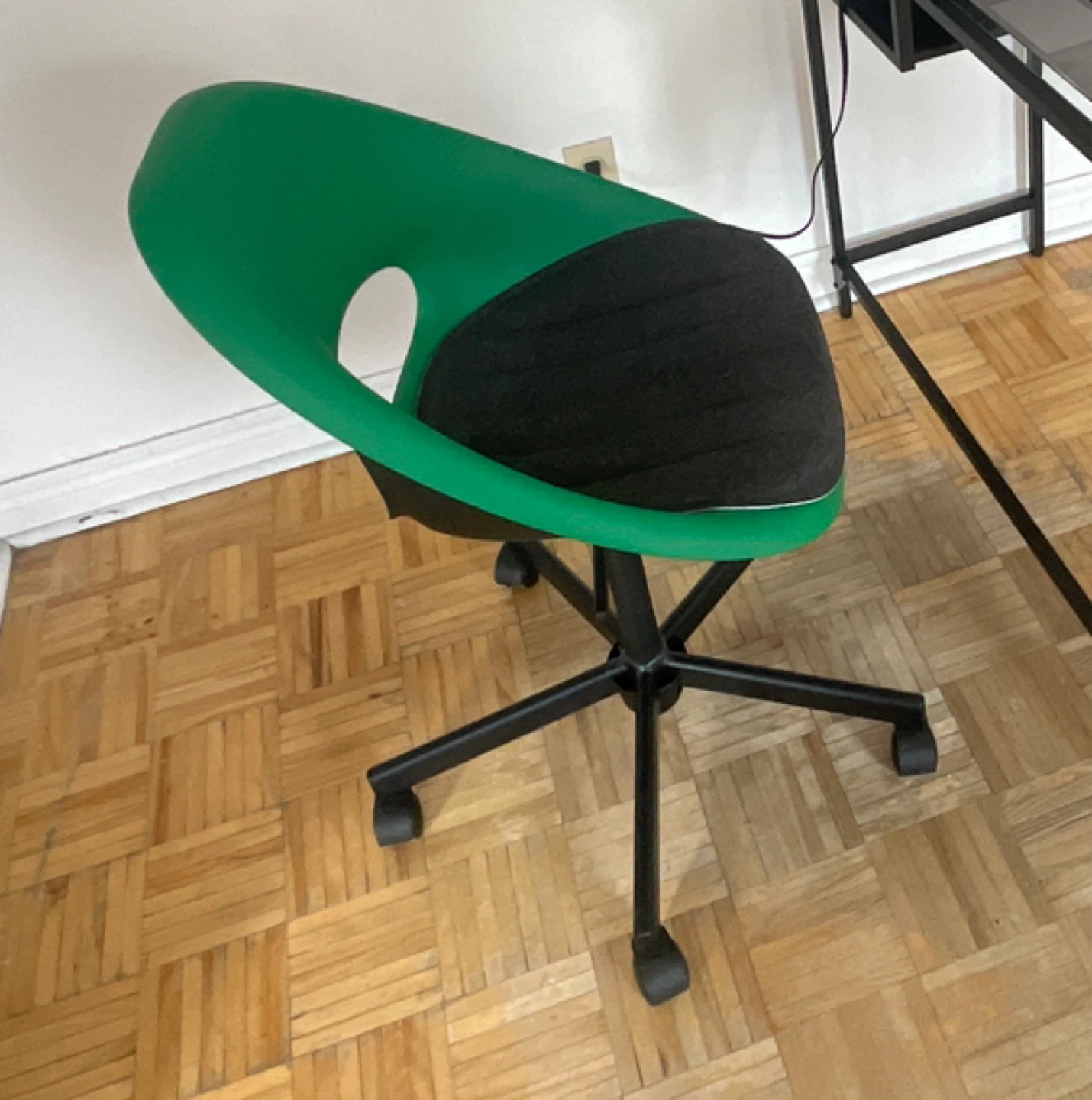 IKEA Swivel Office Chair: MUST GO OUT BY FRIDAY 🏆