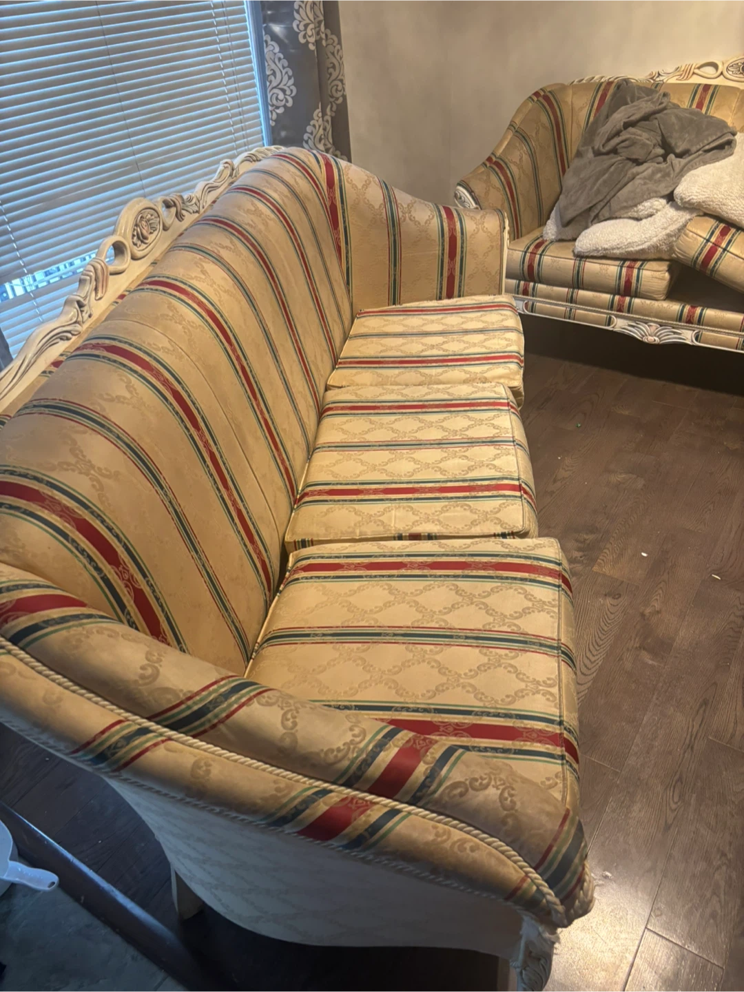 3 Couches for sale! - photo 4