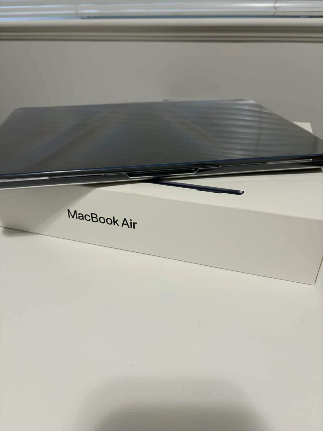 MacBook Air 13” - 2025 - M4 256GB- Midnight Black