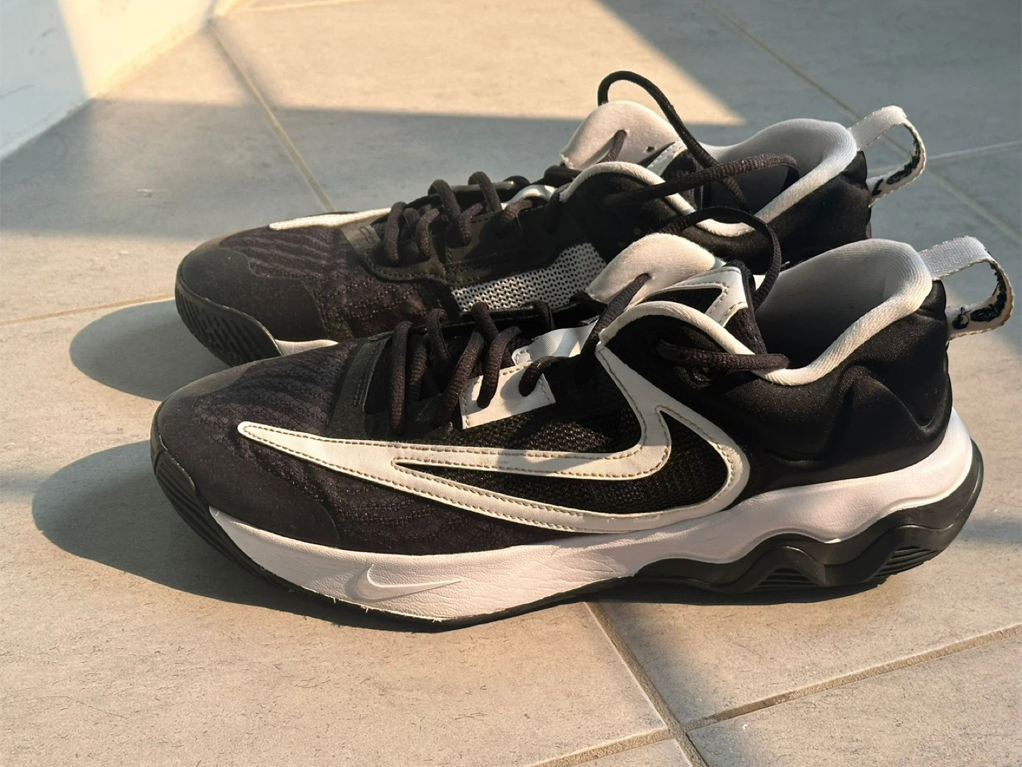 Nike Basketball Shoes - photo 2