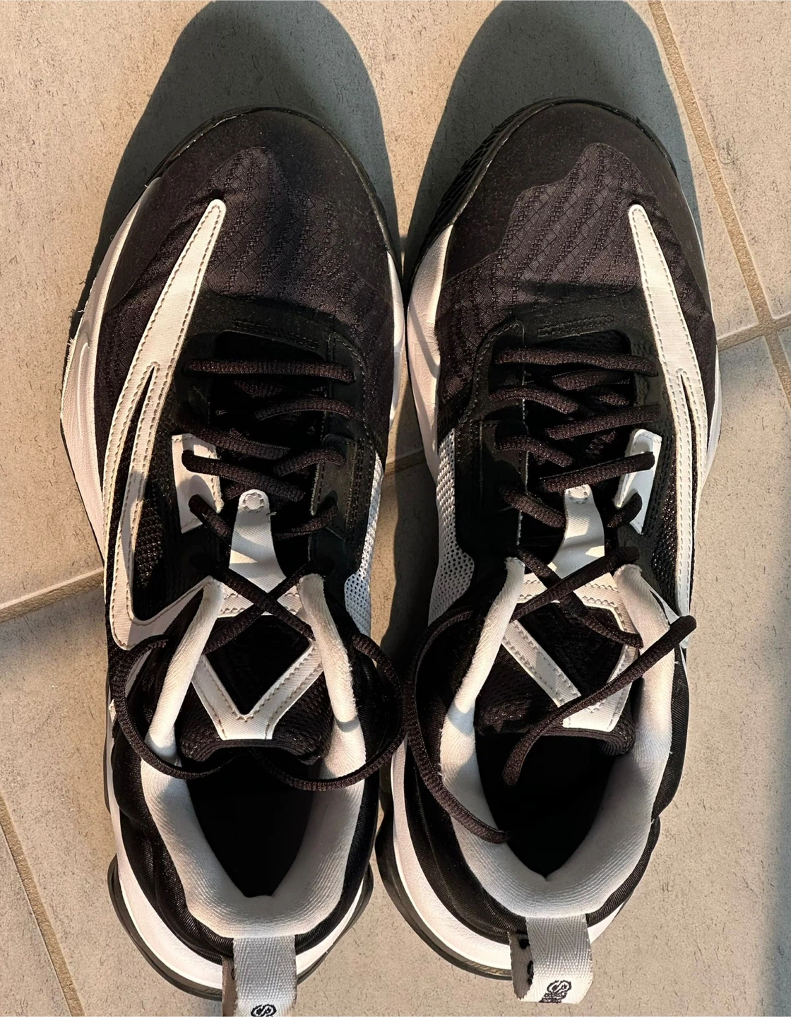 Nike Basketball Shoes - photo 3