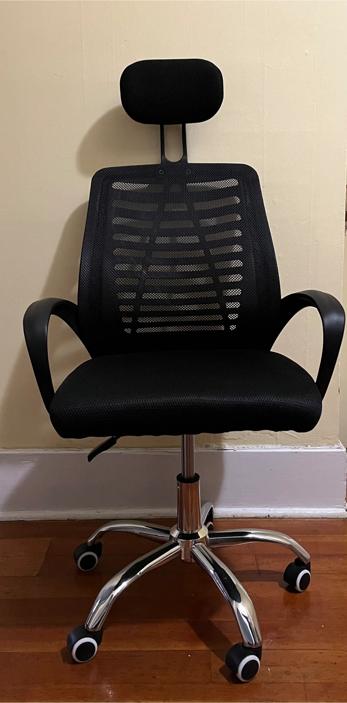 Black Mesh Ergonomic Office Chair with Headrest