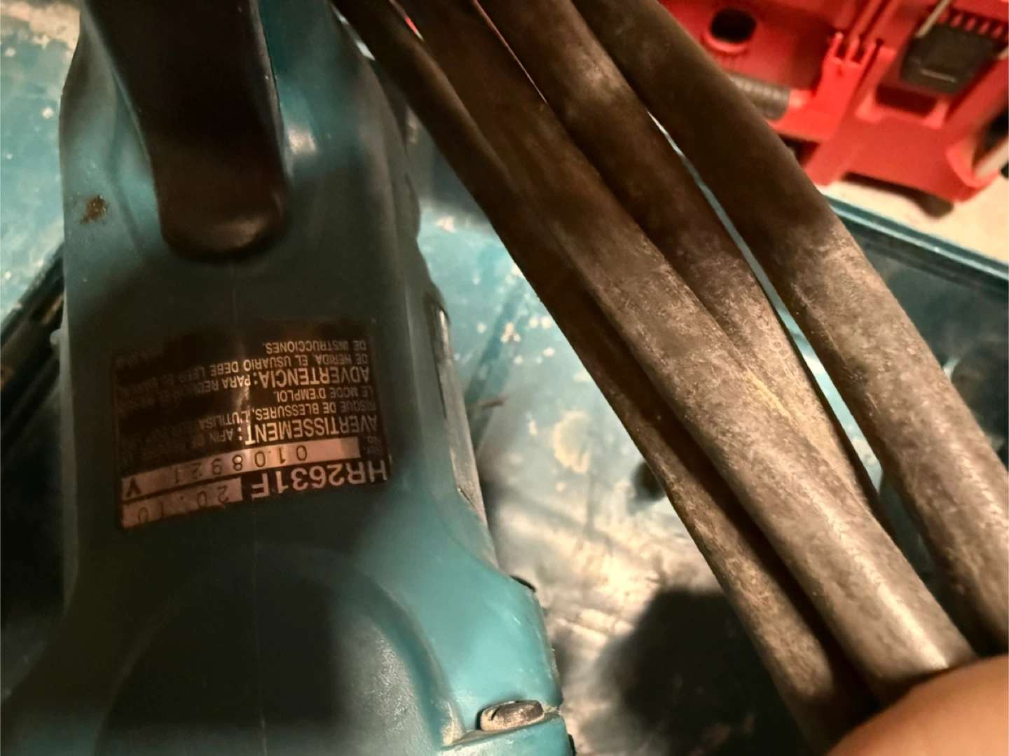 Makita HR2631F Rotary Hammer Drill - photo 3