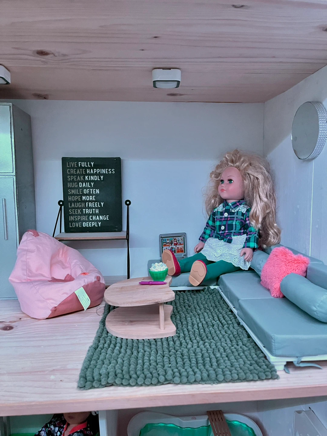 Wooden Dollhouse with Dolls and Accessories - photo 4