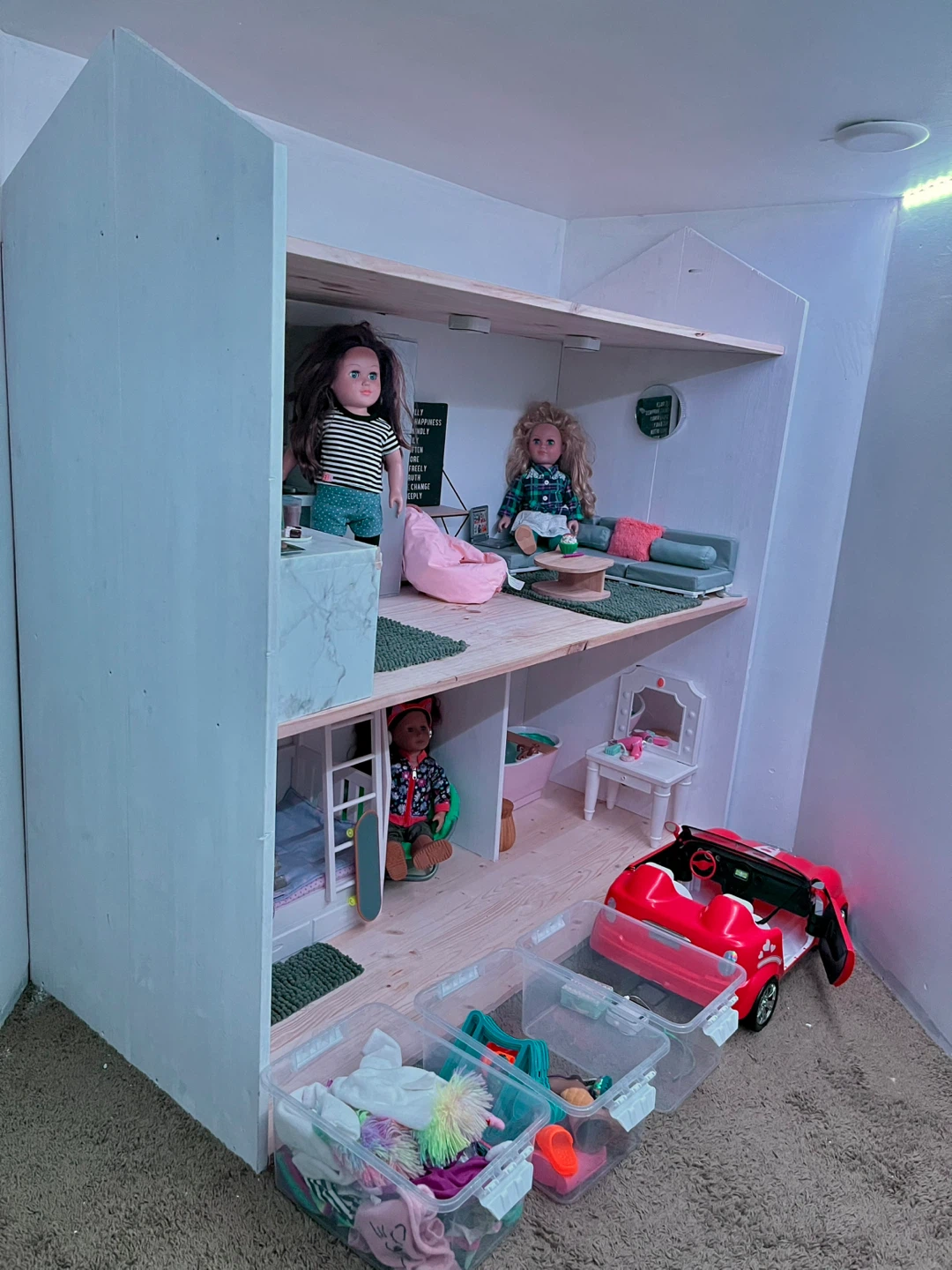 Wooden Dollhouse with Dolls and Accessories