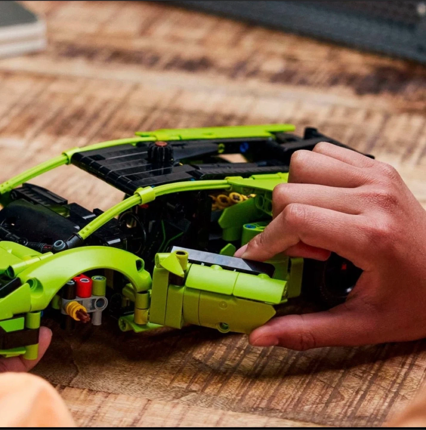 LEGO 42161 Technic Lamborghini Huracan Tecnica - photo 4
