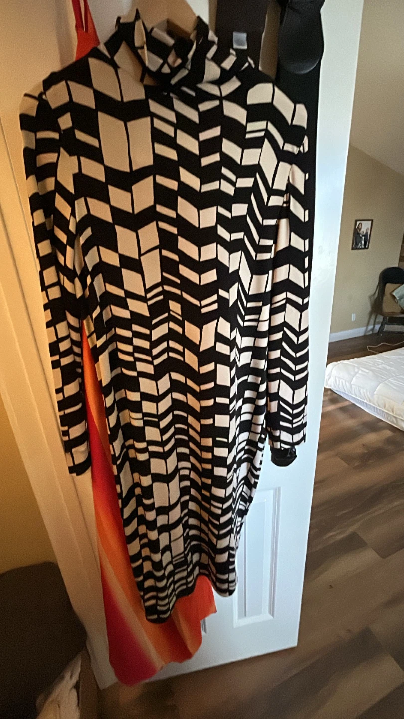 Black and cream Geometric Print Dress