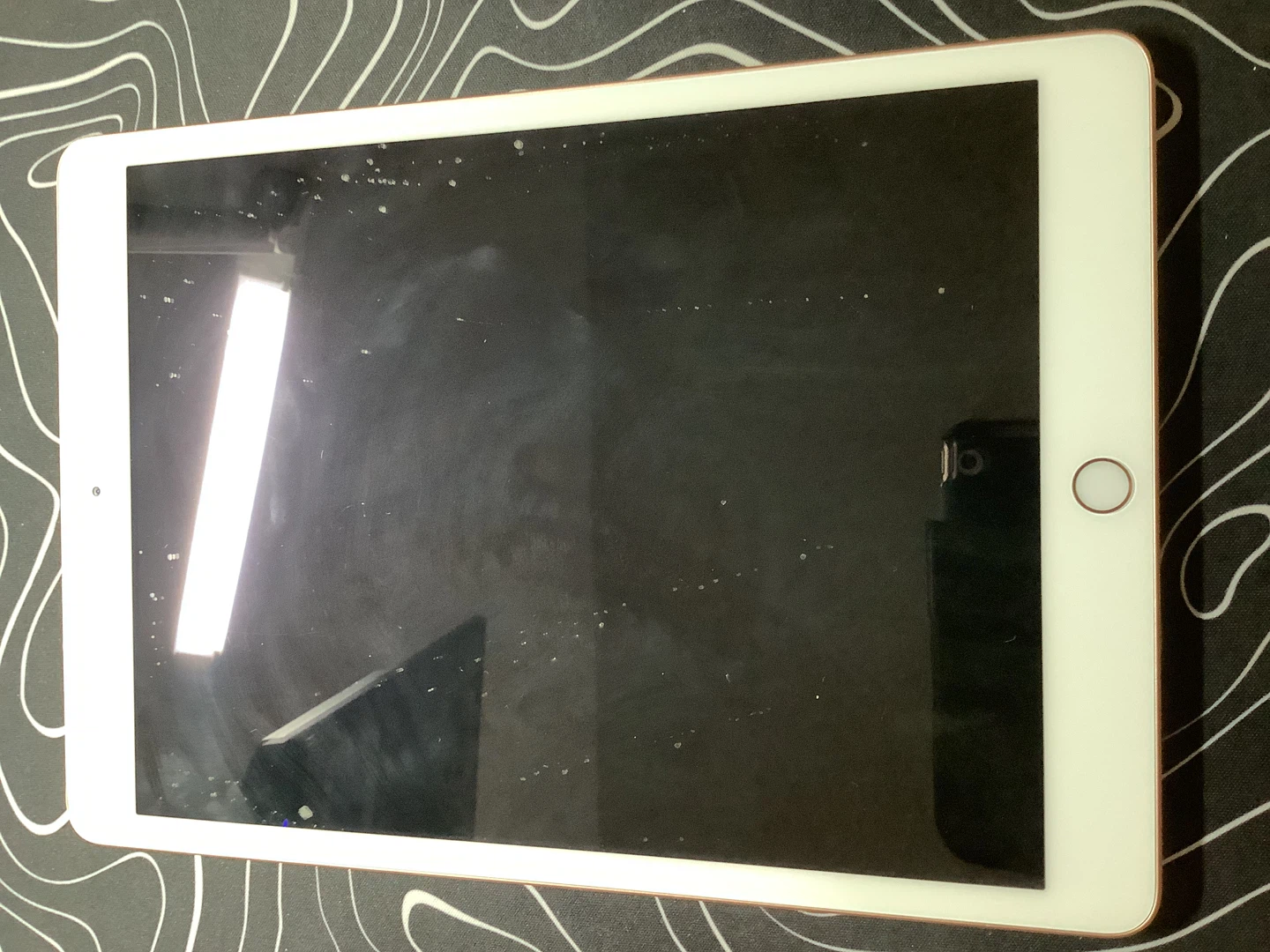 Apple iPad 8th GEN (Rose Gold) [Not Working]