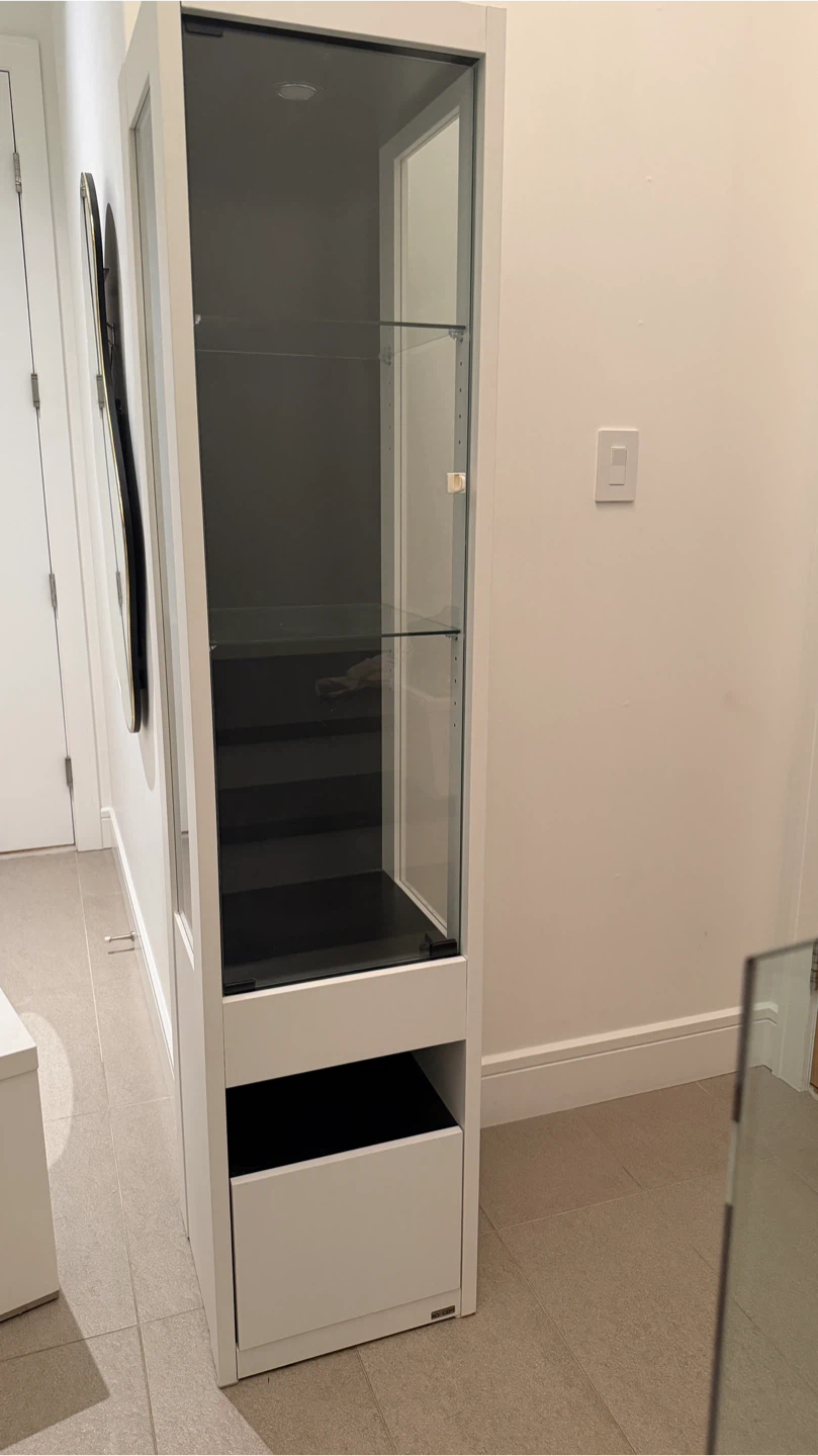 White Display Cabinet with Drawer and Light