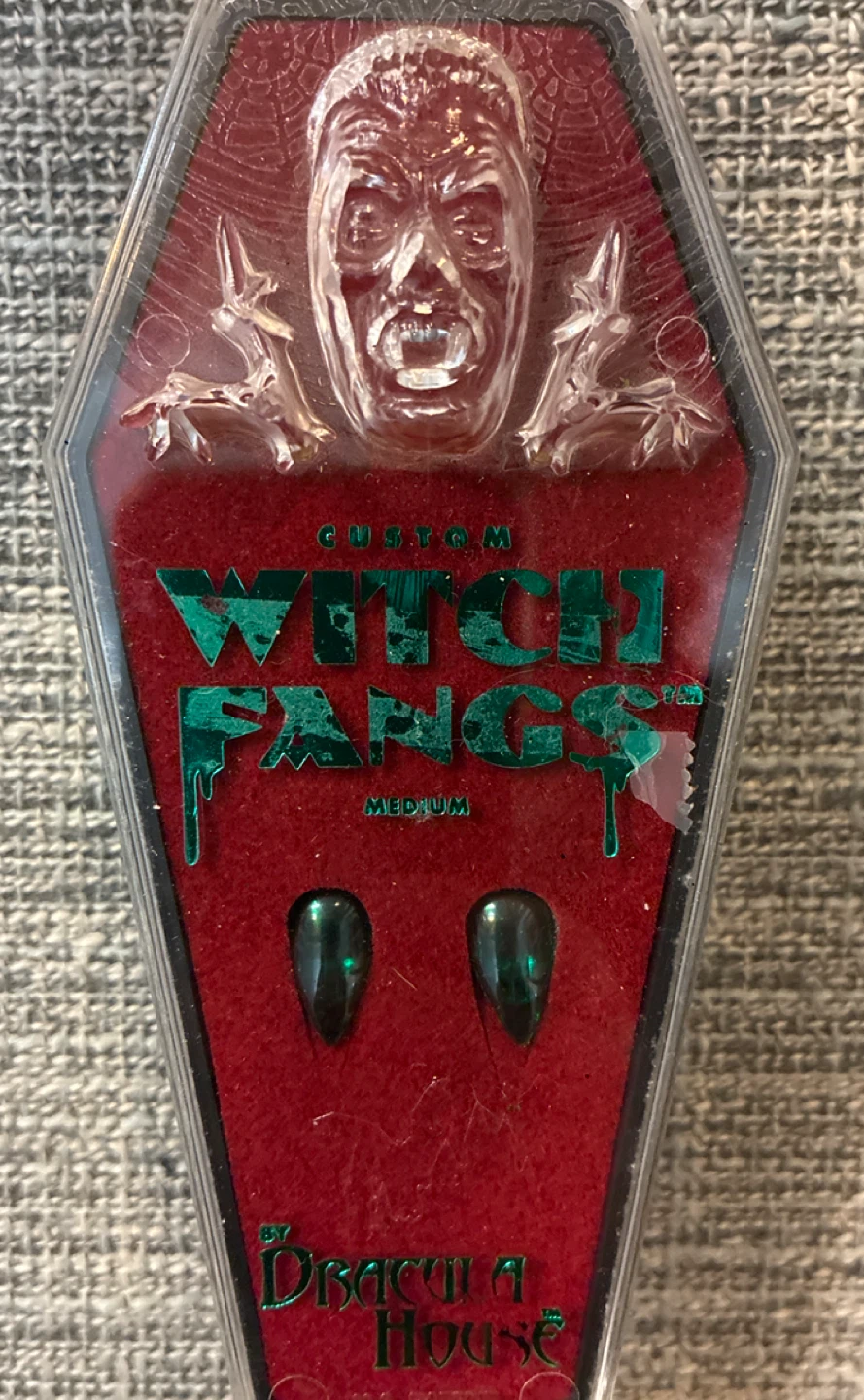 New Sealed Dracula House Fangs - Medium