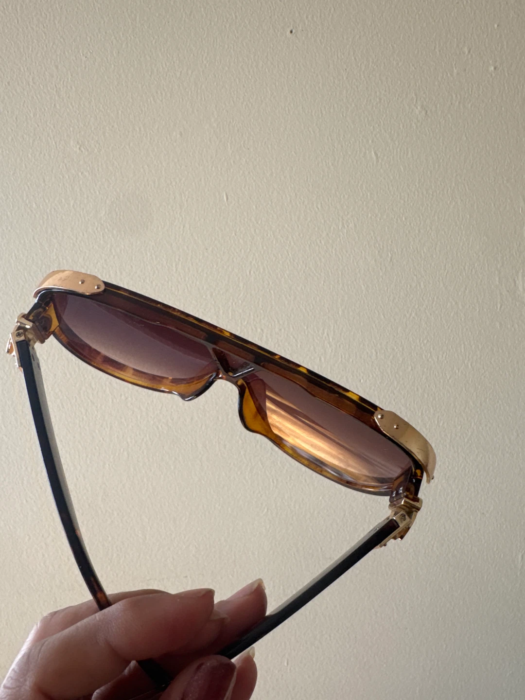 Tortoiseshell Oversized Sunglasses - photo 3