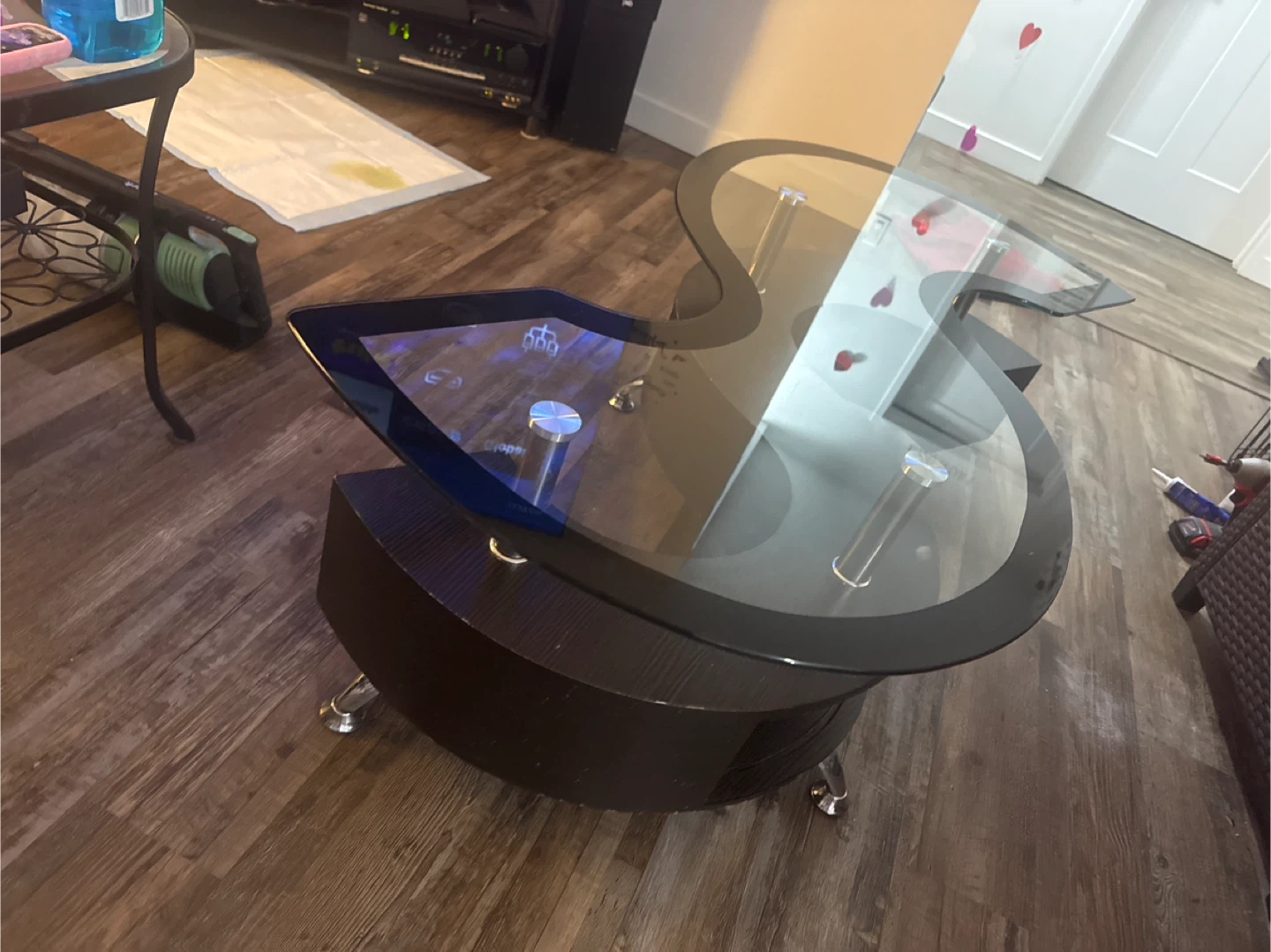 S-Shaped Glass Coffee Table - photo 4