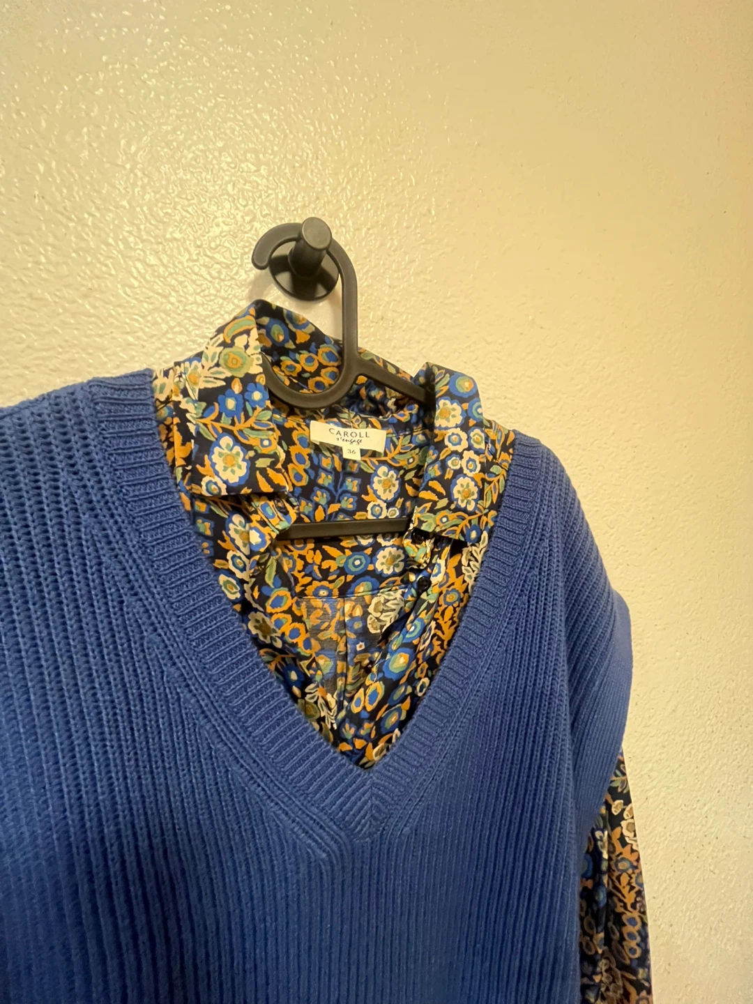 Blue V-neck Knit Vest with Floral Print Button-Up Shirt - photo 2