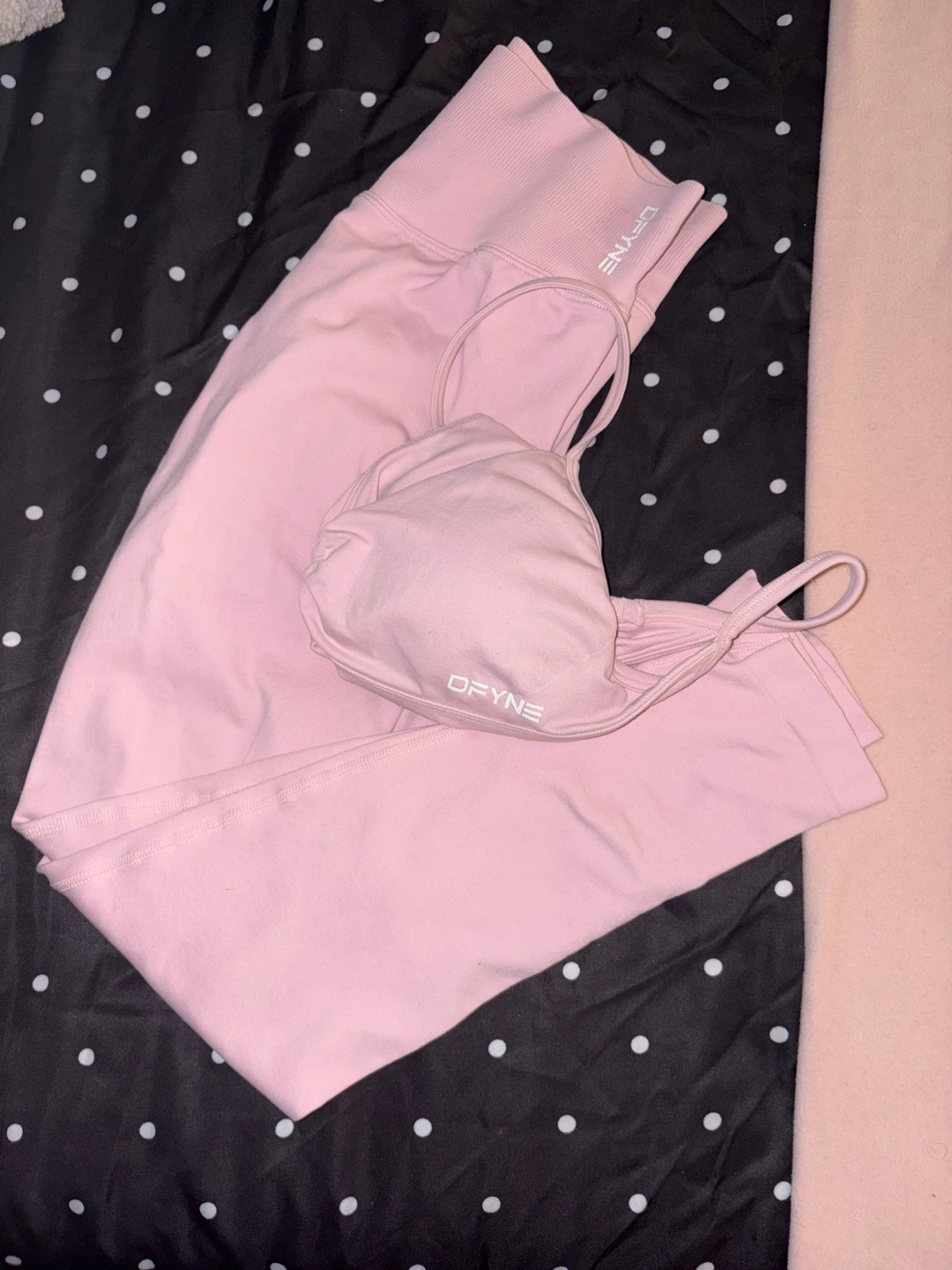 DFYNE Pink Athleisure Set - Leggings & Sports Bra
