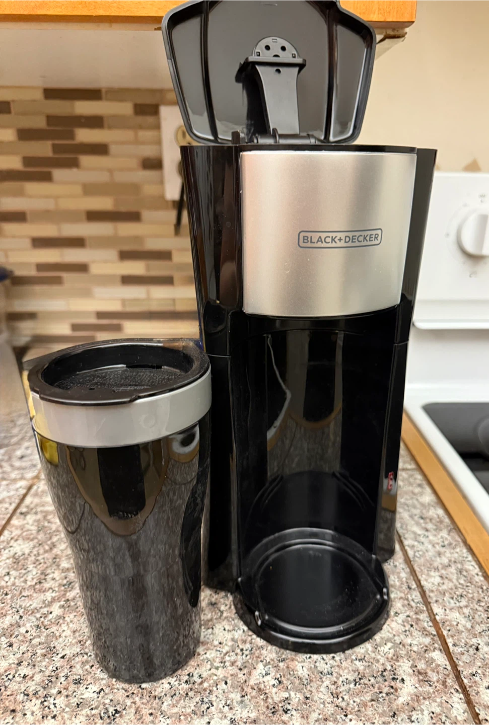 BLACK+DECKER Single Serve Coffee Maker with Travel Mug🏆