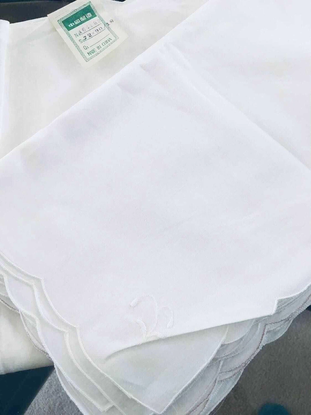 BNWT (vintage) Embroidered cotton tablecloth & 6 napkins - photo 2