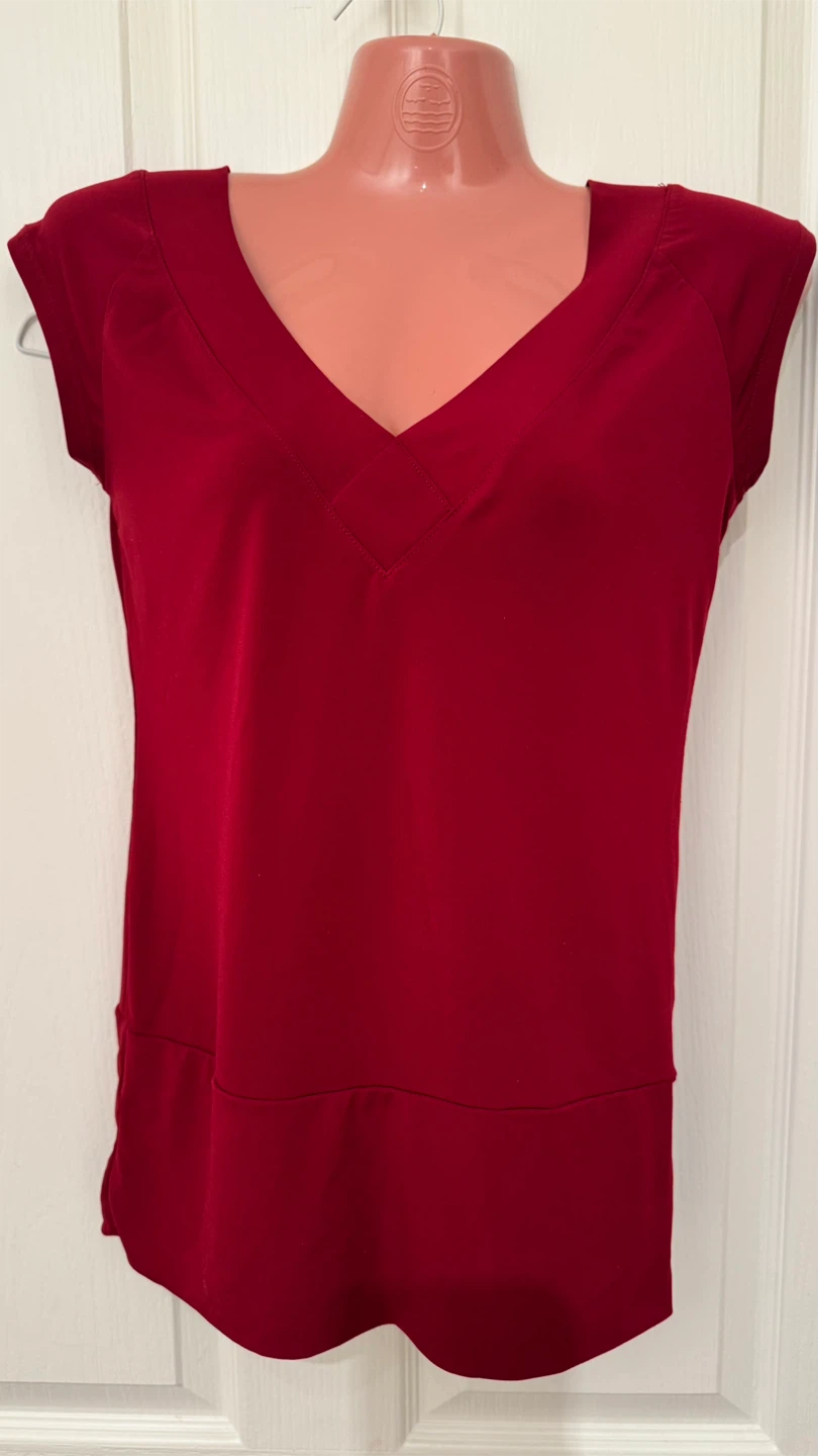 Le Château Red V-Neck Top 🏆 - photo 4