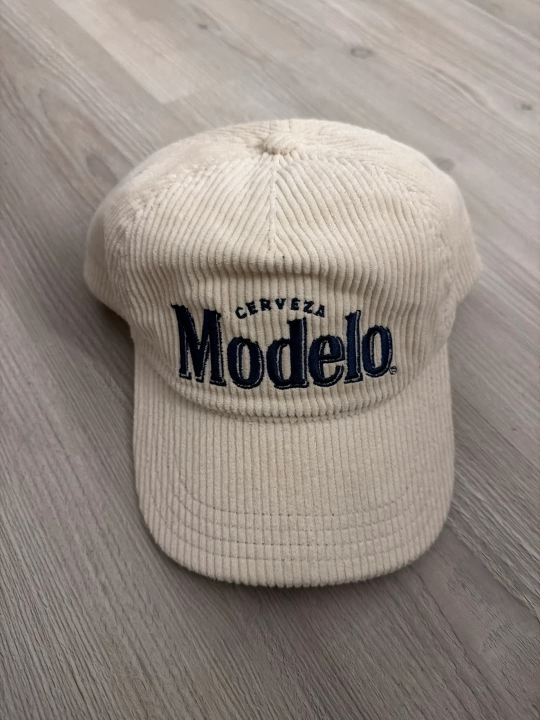Modelo Corduroy Snapback Hat