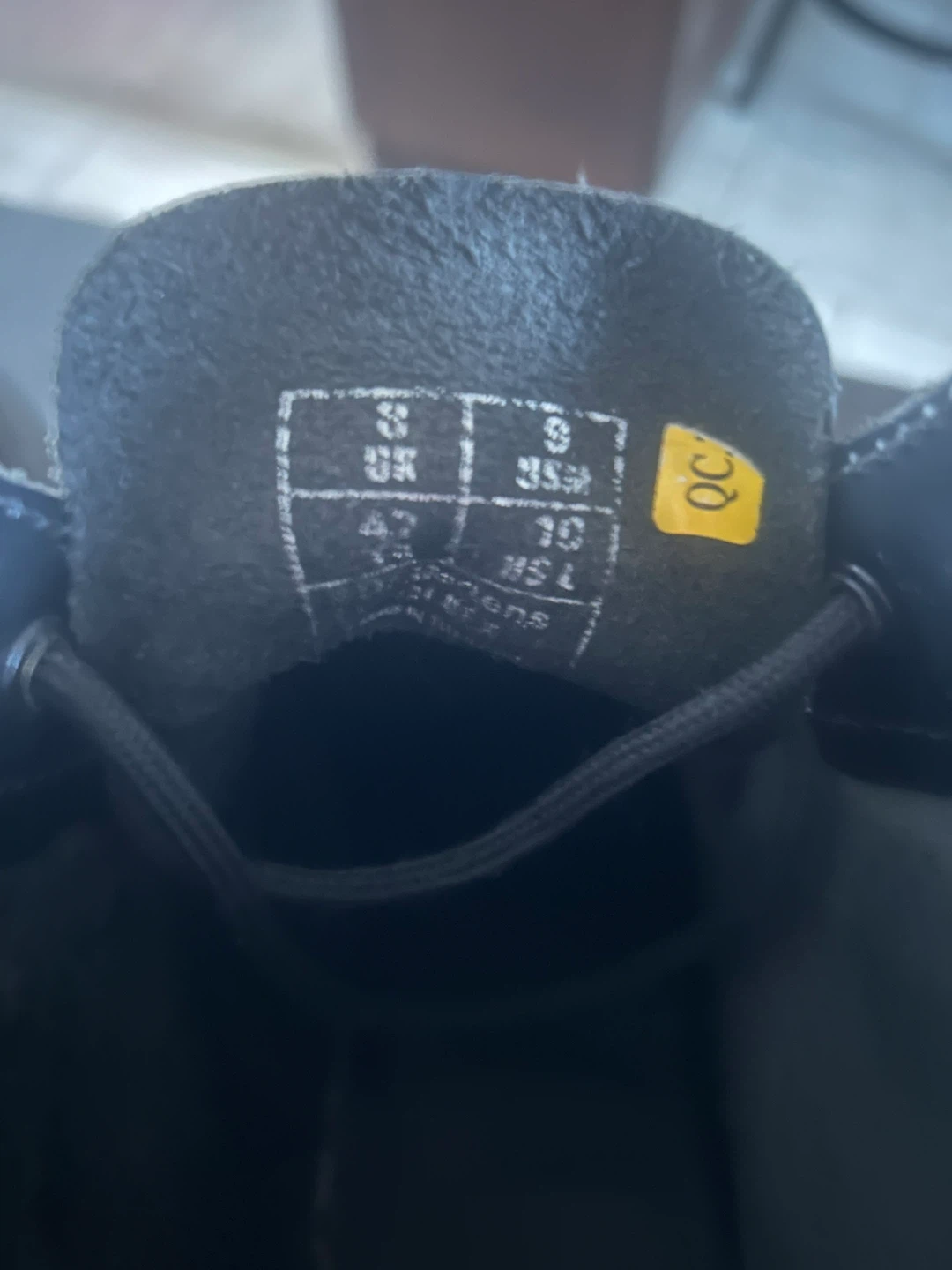 Dr. Martens Black Leather Boots Size 9 US - photo 2