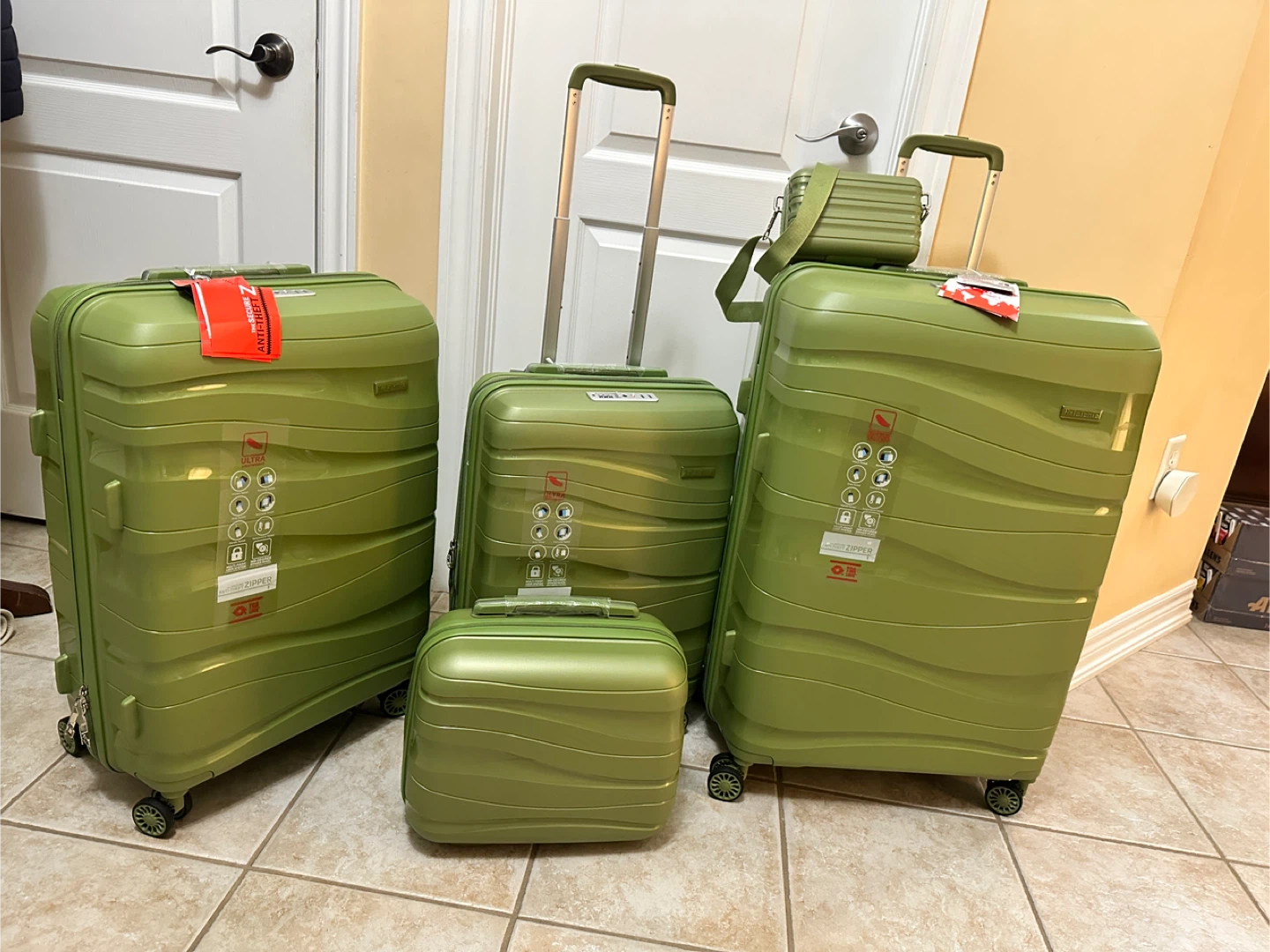 Brandnew 5 pcs. Set hard case luggage bags - photo 4