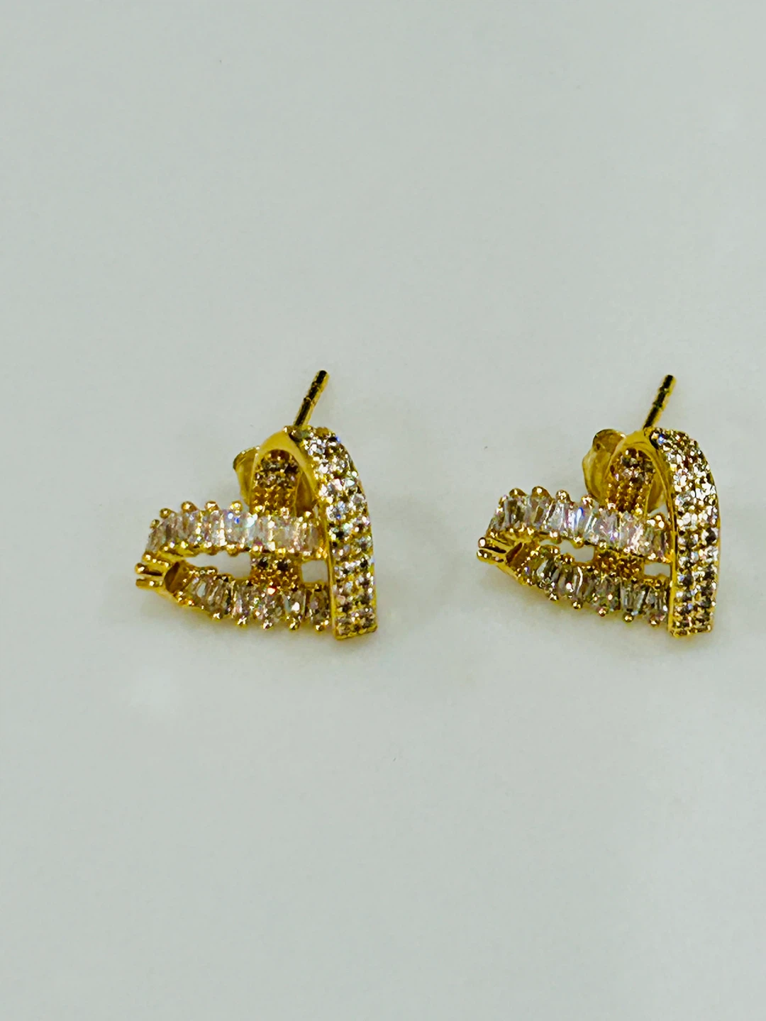 GoldHeart Earrings with Crystals