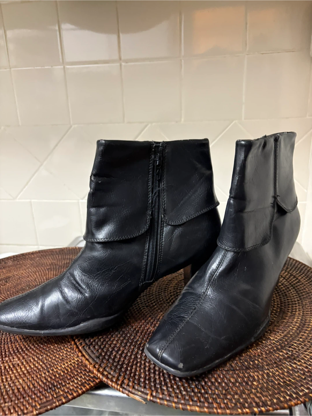 Aerosoles Black Faux Leather Ankle Boots - Women's Size 7.5M