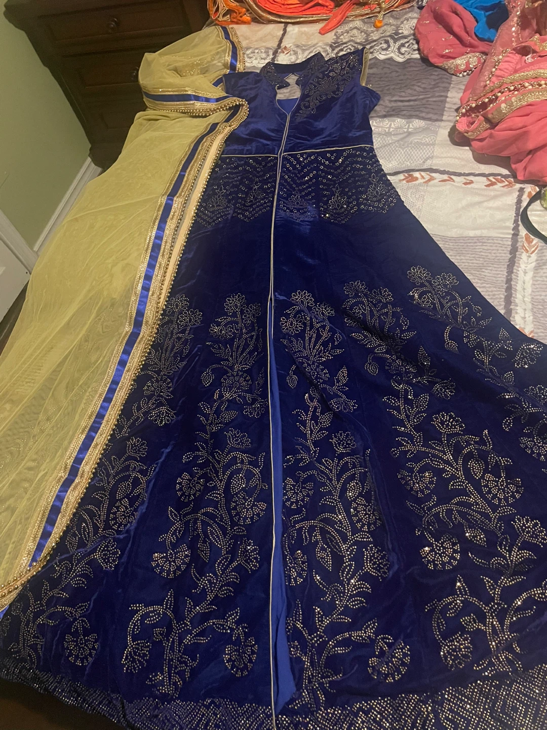 Embroidered Indian Outfits - photo 4