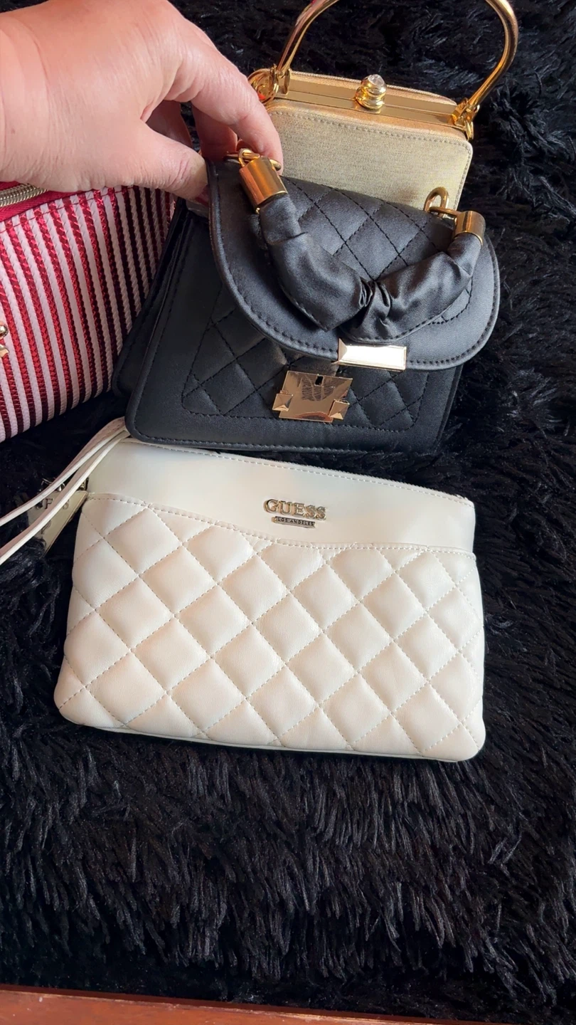 Guess Quilted Clutch Bag - photo 3
