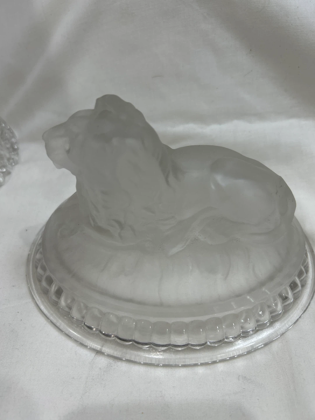 Vintage imperial glass company-Frosted Lion covered candy dish - photo 4