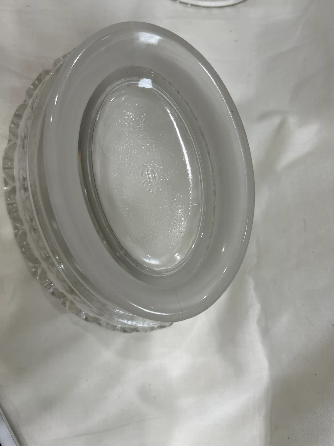 Vintage imperial glass company-Frosted Lion covered candy dish - photo 3