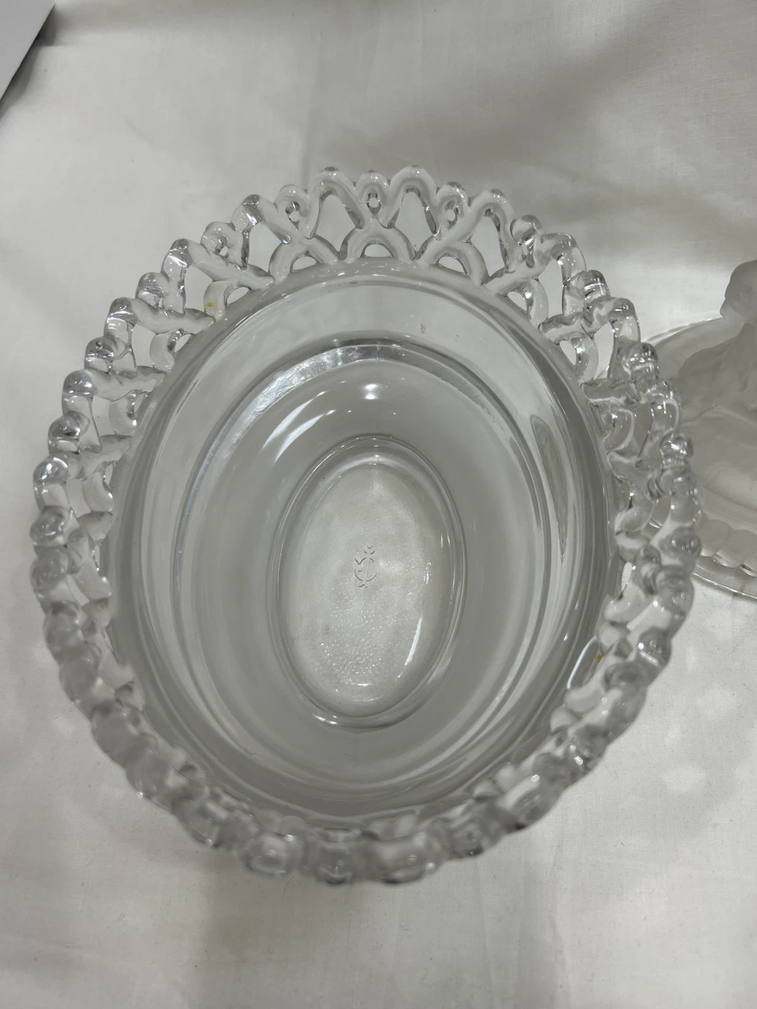 Vintage imperial glass company-Frosted Lion covered candy dish - photo 5