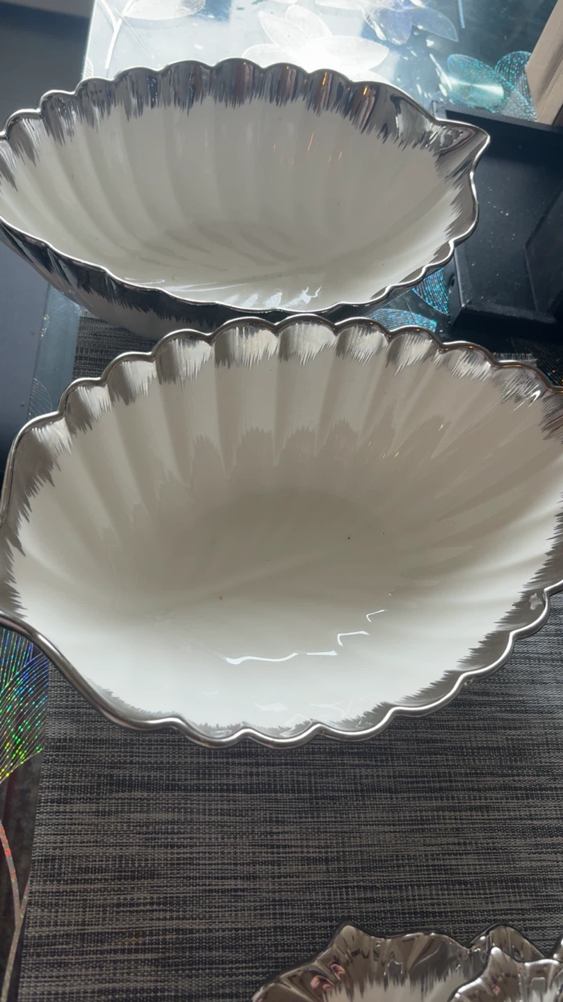 White Leaf Serving Bowls with Silver Rim - photo 2