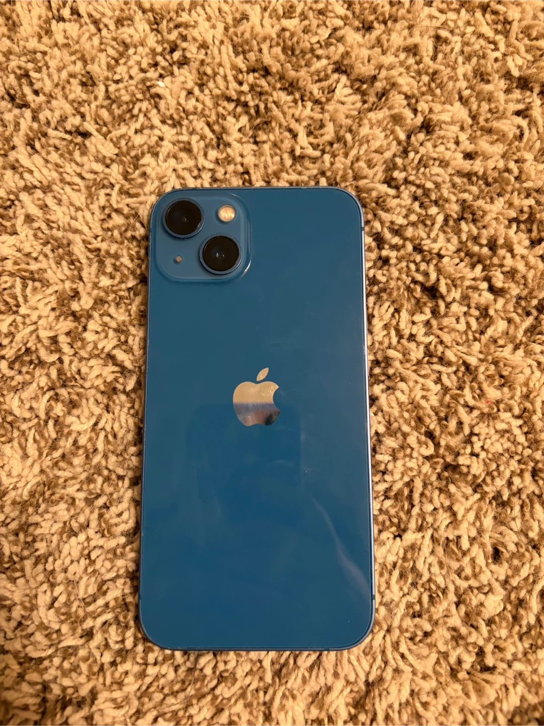 Blue iPhone 13 with accessories - photo 4