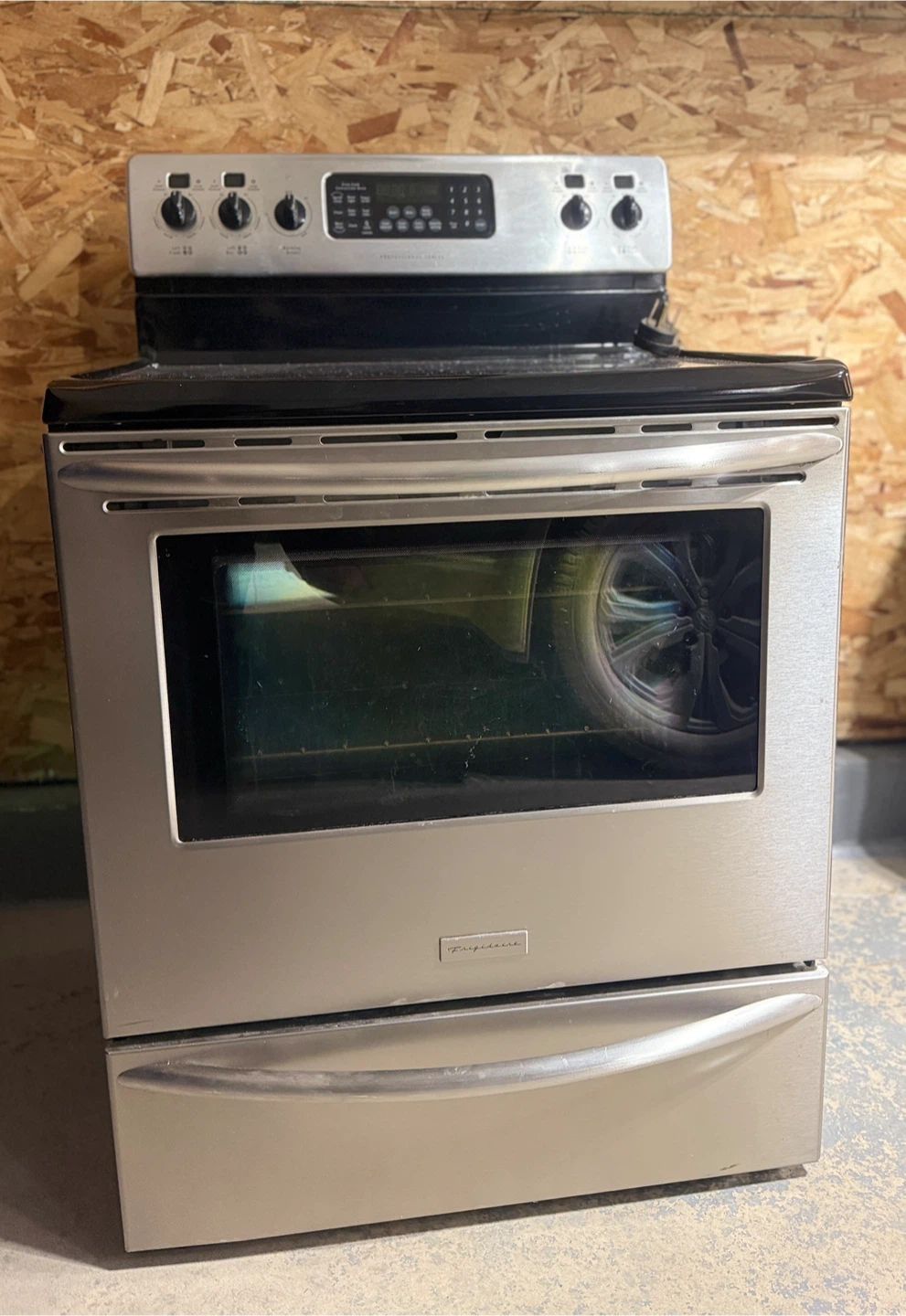 Frigidaire Professional Series + free TV
