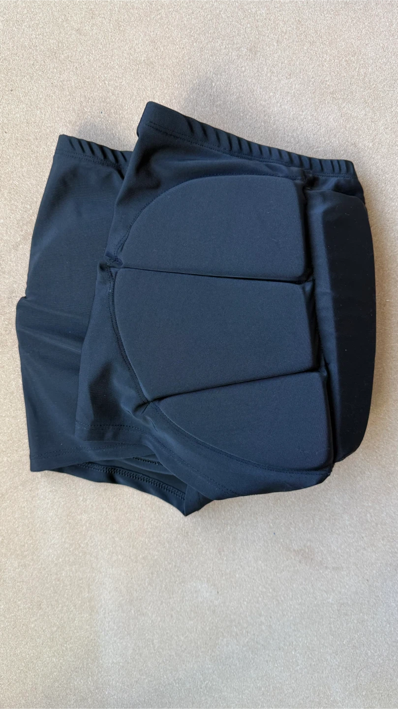 Padded Crash Shorts - small (ice skating etc.)  NEW - photo 3