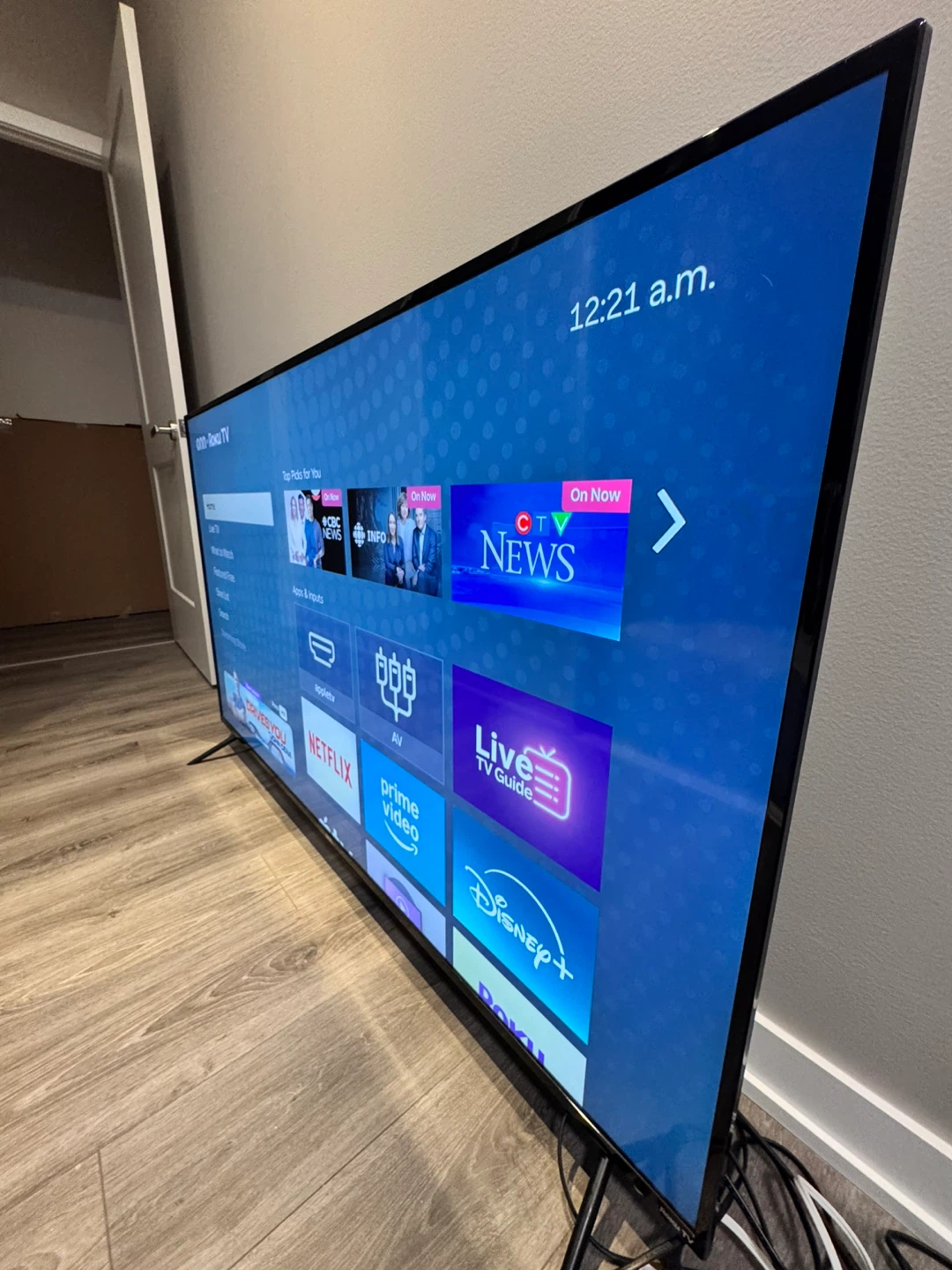 Roku TV 65” Smart - photo 4