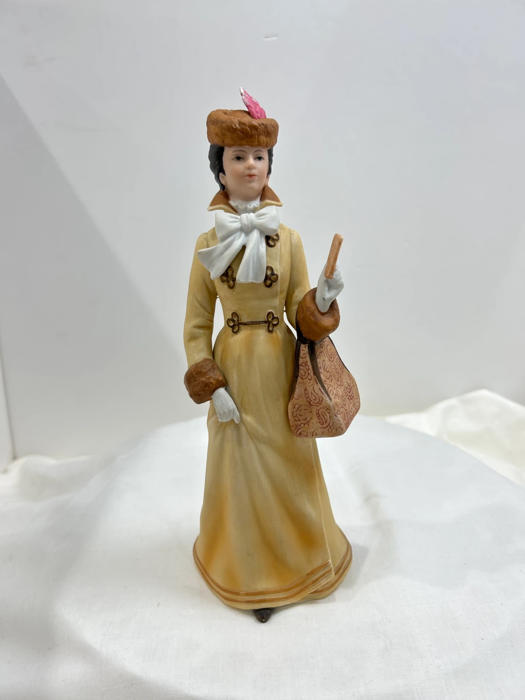 Vintage  Ceramic Lady Figurine