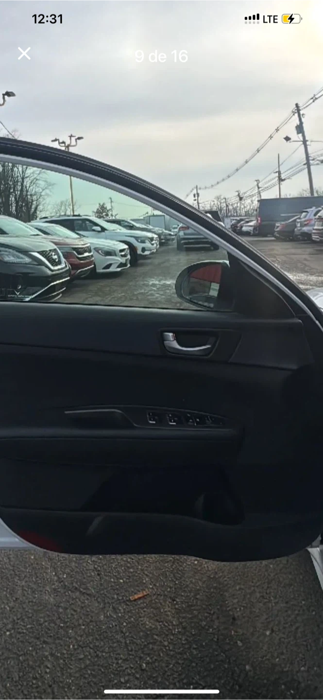 White Kia Optima Sedan - photo 4